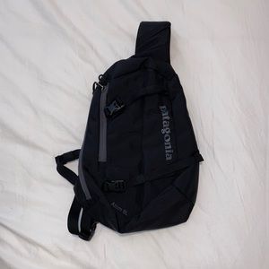 Patagonia Atom 8L satchel...worn once or twice.